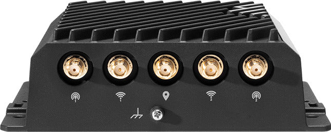 Ericsson Cradlepoint R920 Ruggedized LTE and security appliance for vehicle and IoT deployments